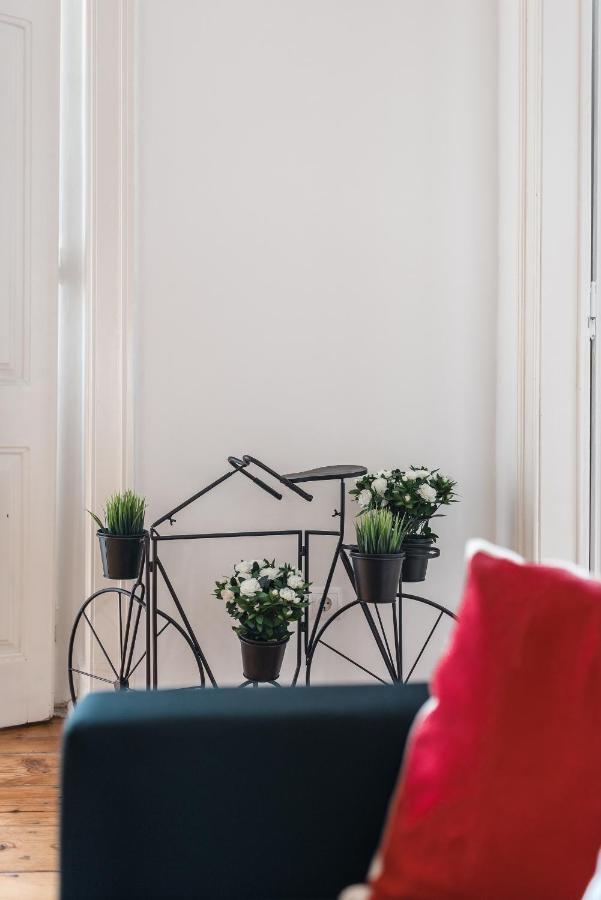 Elegant 3 Bedroom Flat With View In Principe Real Lisbon Exterior photo