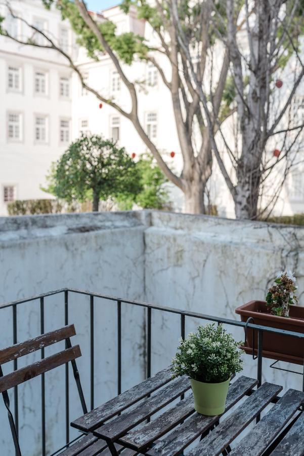 Elegant 3 Bedroom Flat With View In Principe Real Lisbon Exterior photo